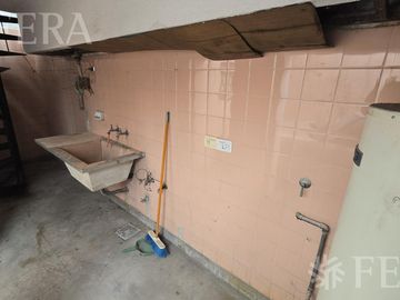 Venta de casa 4 ambientes con cochera y patio en Wilde