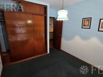 Venta de casa 4 ambientes con cochera y patio en Wilde