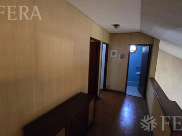 Venta de casa 4 ambientes con cochera y patio en Wilde