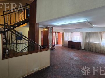 Venta de casa 4 ambientes con cochera y patio en Wilde