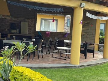 Excelente casa al SUR de Cuernavaca con ALBERCA compartida