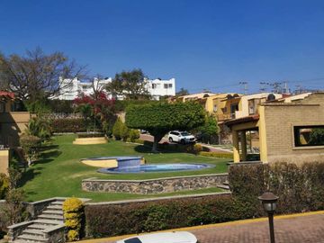 Excelente casa al SUR de Cuernavaca con ALBERCA compartida