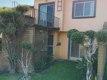 Casa con ALBERCA Y JARDÍN compartido en Burgos, al Sur de Cuernavaca