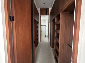 Venta de espectacular casa con vista a campo y lago, Yucatán Country Club