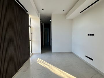 Venta de espectacular casa con vista a campo y lago, Yucatán Country Club