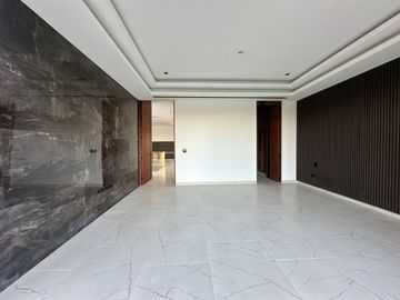 Venta de espectacular casa con vista a campo y lago, Yucatán Country Club