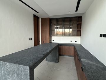 Venta de espectacular casa con vista a campo y lago, Yucatán Country Club