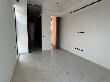 Venta de espectacular casa con vista a campo y lago, Yucatán Country Club
