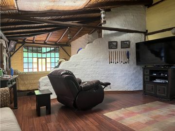 Venta de Quinta Amueblada, Azogues, Guapán, Sector Aguilán, 2070m²