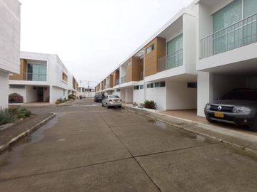 CASA EN VENTA BARRIO EL AMPARO|1756
