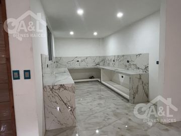 Casa en Venta  Lomas del Tejar con Recámara en Planta Baja