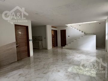 Casa en Venta  Lomas del Tejar con Recámara en Planta Baja