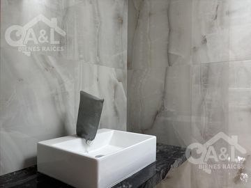 Casa en Venta  Lomas del Tejar con Recámara en Planta Baja