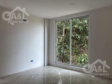 Casa en Venta  Lomas del Tejar con Recámara en Planta Baja