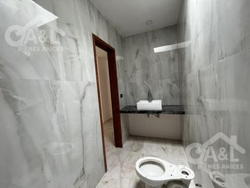 Casa en Venta  Lomas del Tejar con Recámara en Planta Baja
