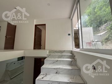 Casa en Venta  Lomas del Tejar con Recámara en Planta Baja