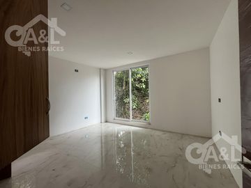 Casa en Venta  Lomas del Tejar con Recámara en Planta Baja