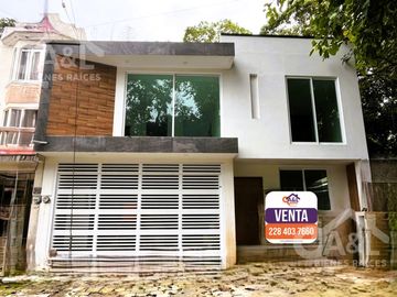 Casa en Venta  Lomas del Tejar con Recámara en Planta Baja