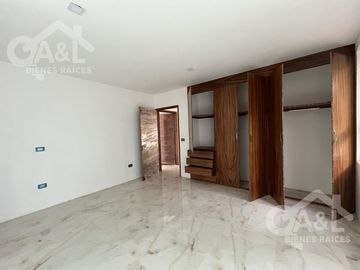 Casa en Venta  Lomas del Tejar con Recámara en Planta Baja