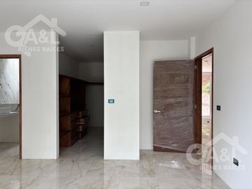 Casa en Venta  Lomas del Tejar con Recámara en Planta Baja