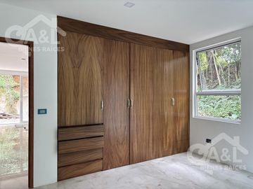 Casa en Venta  Lomas del Tejar con Recámara en Planta Baja