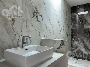 Casa en Venta  Lomas del Tejar con Recámara en Planta Baja