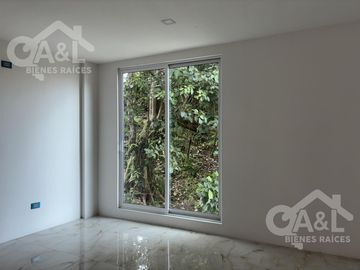 Casa en Venta  Lomas del Tejar con Recámara en Planta Baja