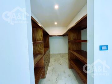 Casa en Venta  Lomas del Tejar con Recámara en Planta Baja
