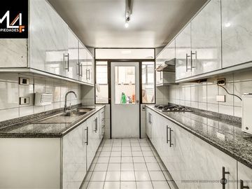 Departamento en Venta en El Golf / Presidente Riesco