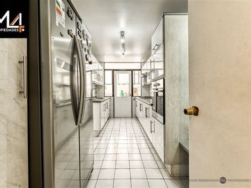 Departamento en Venta en El Golf / Presidente Riesco