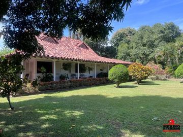 Finca en Venta Ubicado en Santafe De Antioquia Codigo 5542