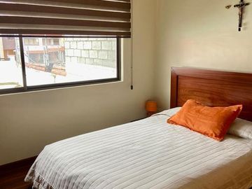 HERMOSA CASA EN VENTA, SECTOR EL CONSTITUCIONAL