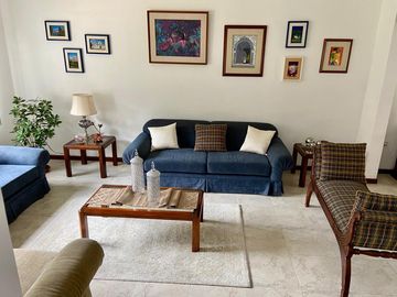 HERMOSA CASA EN VENTA, SECTOR EL CONSTITUCIONAL