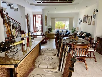 HERMOSA CASA EN VENTA, SECTOR EL CONSTITUCIONAL