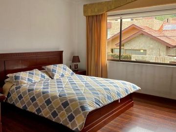 HERMOSA CASA EN VENTA, SECTOR EL CONSTITUCIONAL