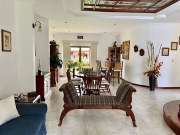 HERMOSA CASA EN VENTA, SECTOR EL CONSTITUCIONAL