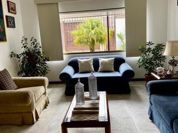 HERMOSA CASA EN VENTA, SECTOR EL CONSTITUCIONAL