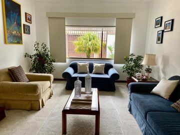 HERMOSA CASA EN VENTA, SECTOR EL CONSTITUCIONAL