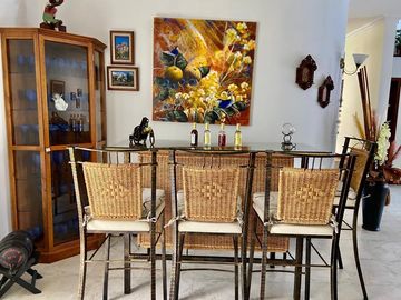 HERMOSA CASA EN VENTA, SECTOR EL CONSTITUCIONAL