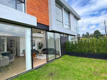 VENTA Casa a estrenar 3 Dormitorios. En conjunto.  Tumbaco - Hilacril