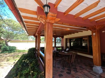Venta Espectacular Casa de 4 dormitorios en La Viña. Tumbaco
