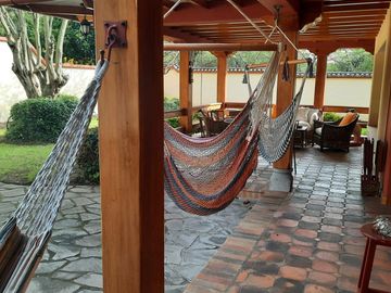 Venta Espectacular Casa de 4 dormitorios en La Viña. Tumbaco