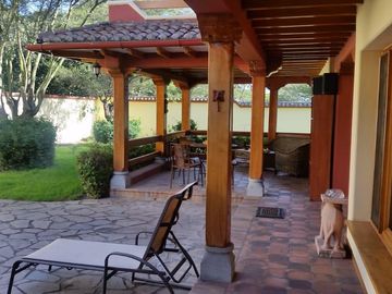 Venta Espectacular Casa de 4 dormitorios en La Viña. Tumbaco