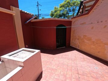 Venta Espectacular Casa de 4 dormitorios en La Viña. Tumbaco