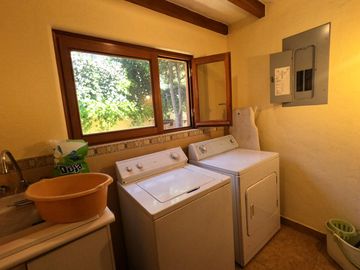Venta Espectacular Casa de 4 dormitorios en La Viña. Tumbaco