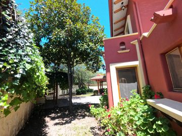 Venta Espectacular Casa de 4 dormitorios en La Viña. Tumbaco