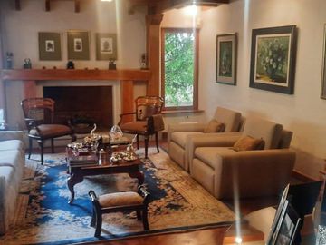 Venta Espectacular Casa de 4 dormitorios en La Viña. Tumbaco
