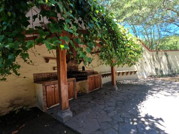 Venta Espectacular Casa de 4 dormitorios en La Viña. Tumbaco