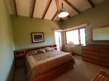 Venta Espectacular Casa de 4 dormitorios en La Viña. Tumbaco