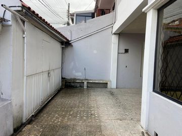 CASA EN VENTA EN MIRAFLORES